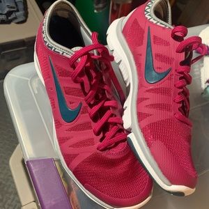 Women’s Nike fit sole 7.5